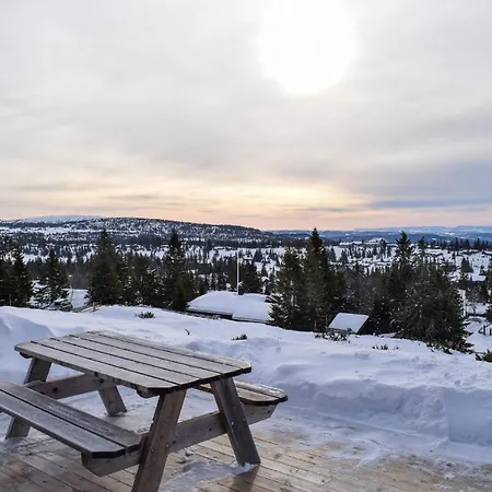 3 Bedroom Lovely In Sjusjen Holiday home *